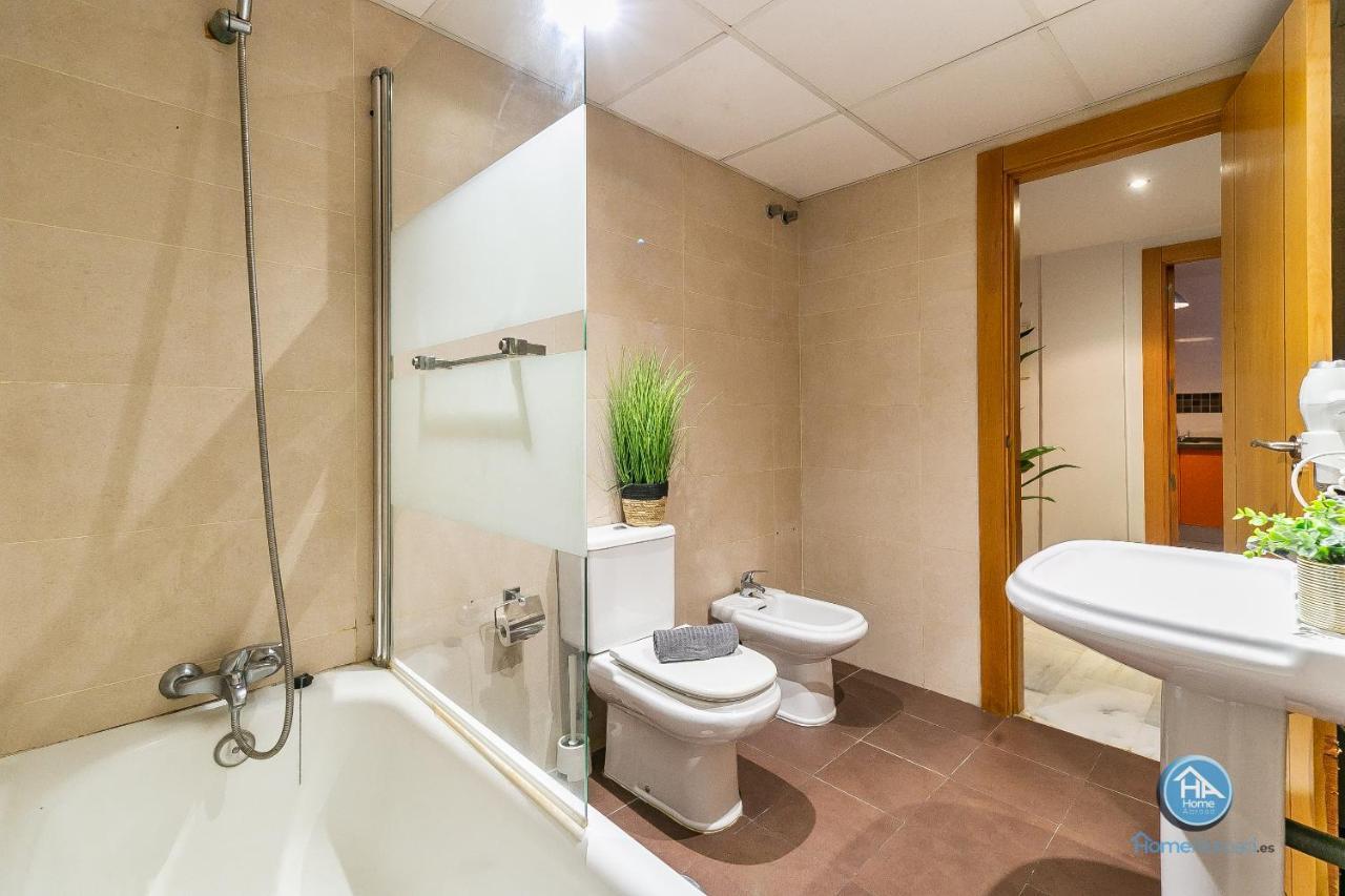 Malaga Boutique Stay - Carlos Haya Area With Parking Экстерьер фото